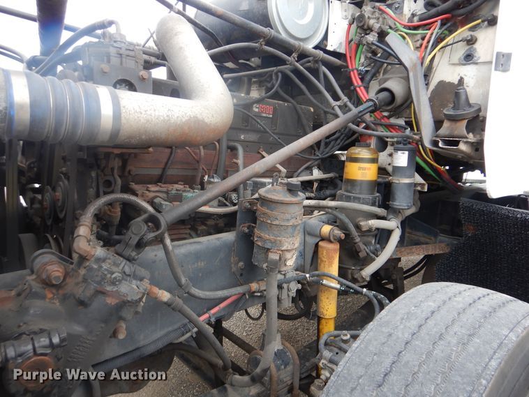 image for item GM9062 1998 Freightliner FLD  semi truck