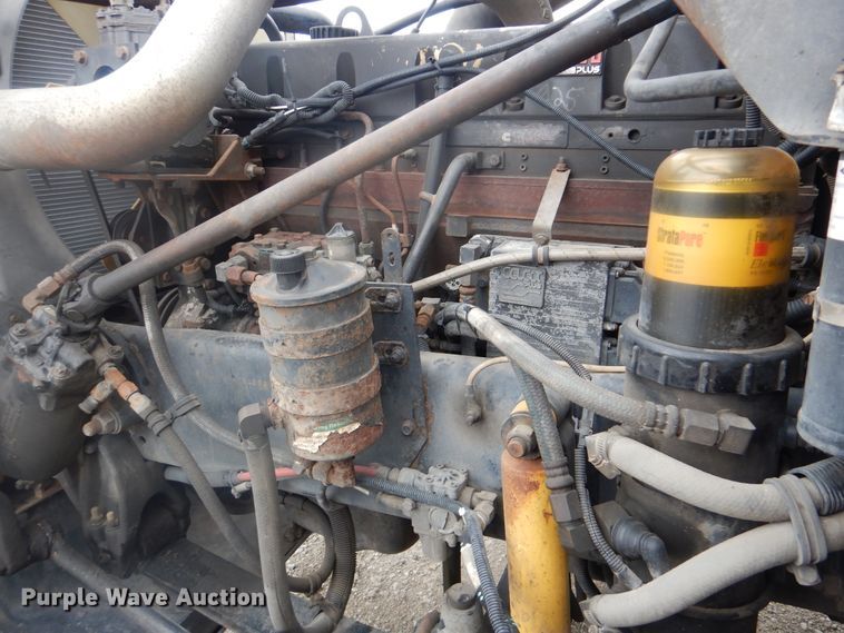 image for item GM9062 1998 Freightliner FLD  semi truck