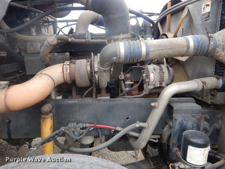 image for item GM9062 1998 Freightliner FLD  semi truck