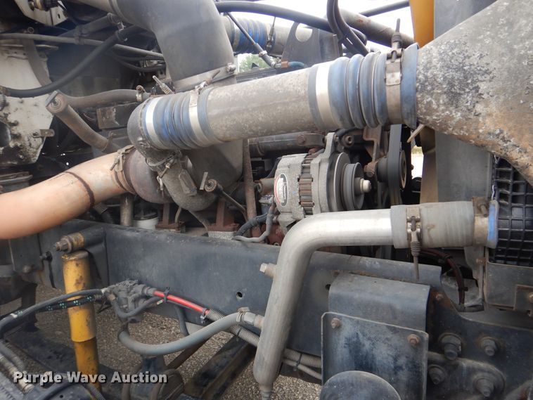 image for item GM9062 1998 Freightliner FLD  semi truck