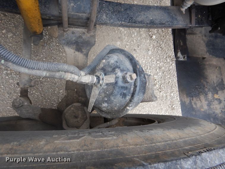 image for item GM9062 1998 Freightliner FLD  semi truck