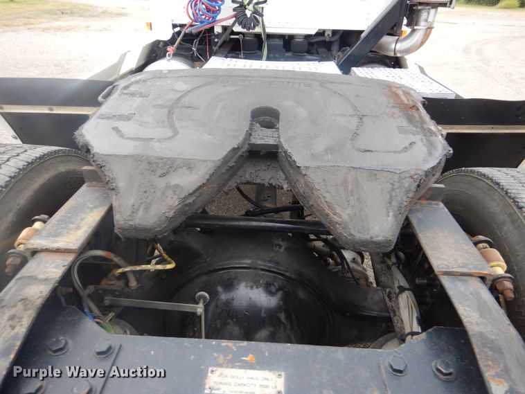 image for item GM9062 1998 Freightliner FLD  semi truck