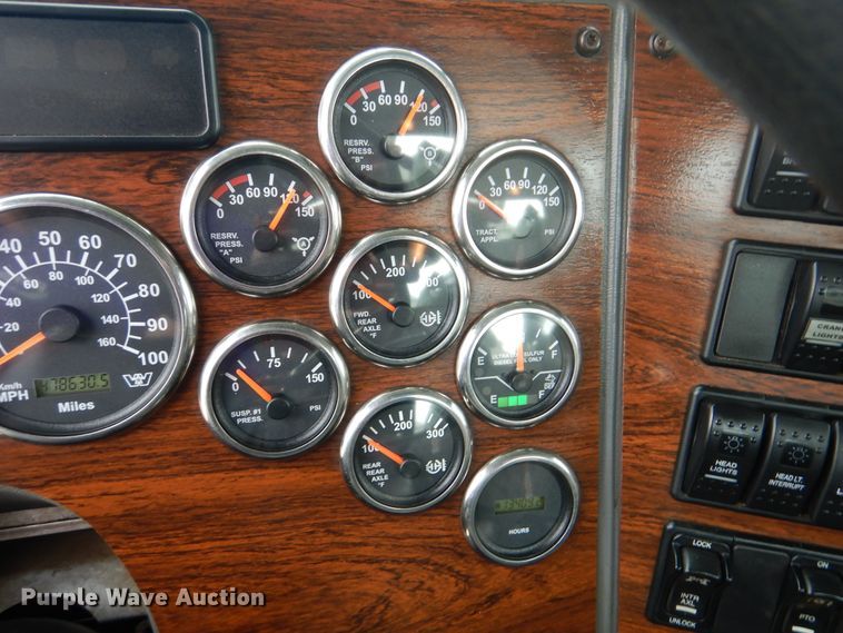 image for item GM9063 2011 Western Star 4900FA  crane truck