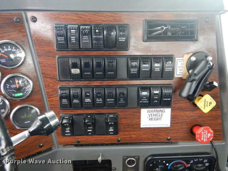 image for item GM9063 2011 Western Star 4900FA  crane truck