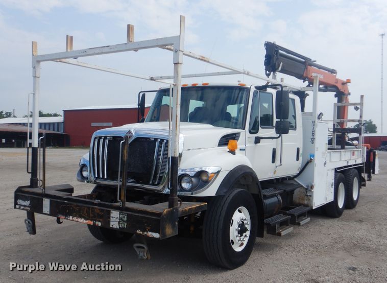 image for item GM9069 2008 International 7500  crane truck