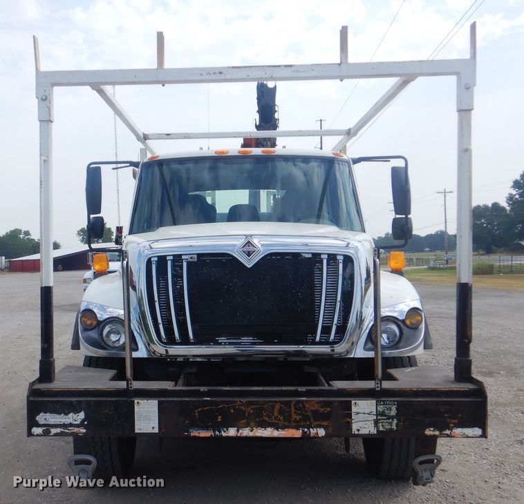 image for item GM9069 2008 International 7500  crane truck