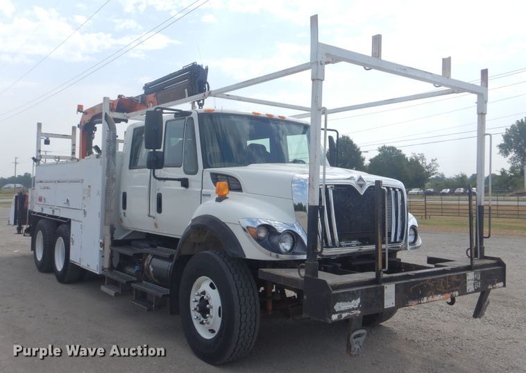 image for item GM9069 2008 International 7500  crane truck