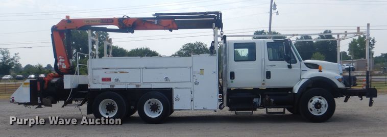 image for item GM9069 2008 International 7500  crane truck