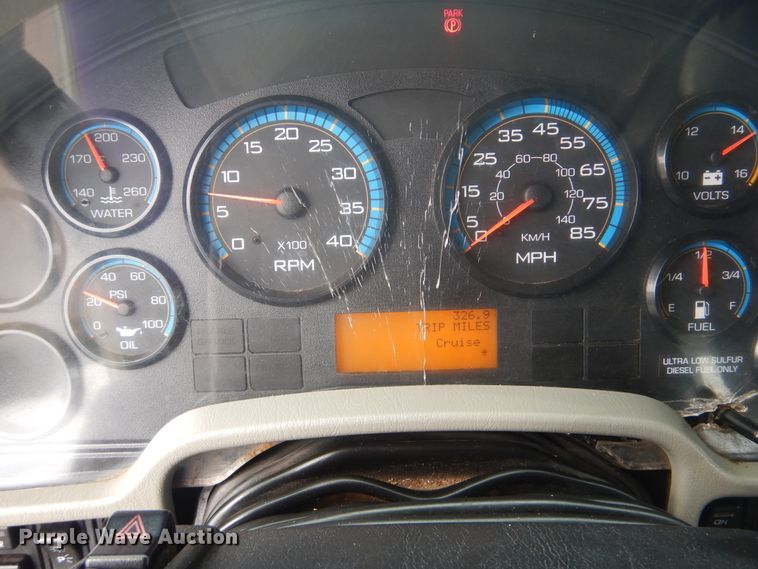 image for item GM9069 2008 International 7500  crane truck