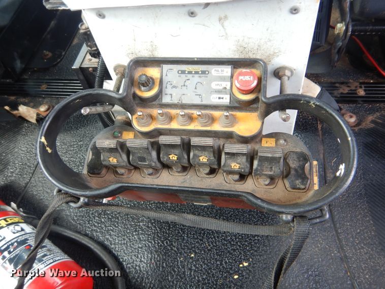 image for item GM9069 2008 International 7500  crane truck