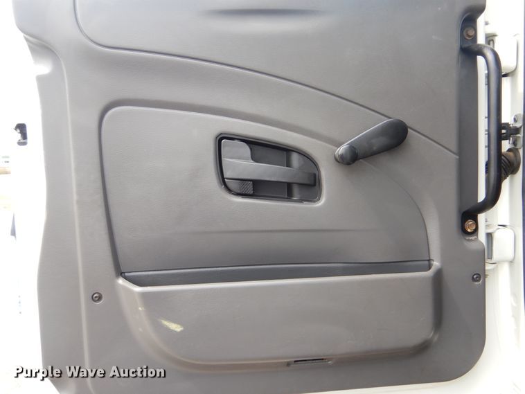 image for item GM9069 2008 International 7500  crane truck