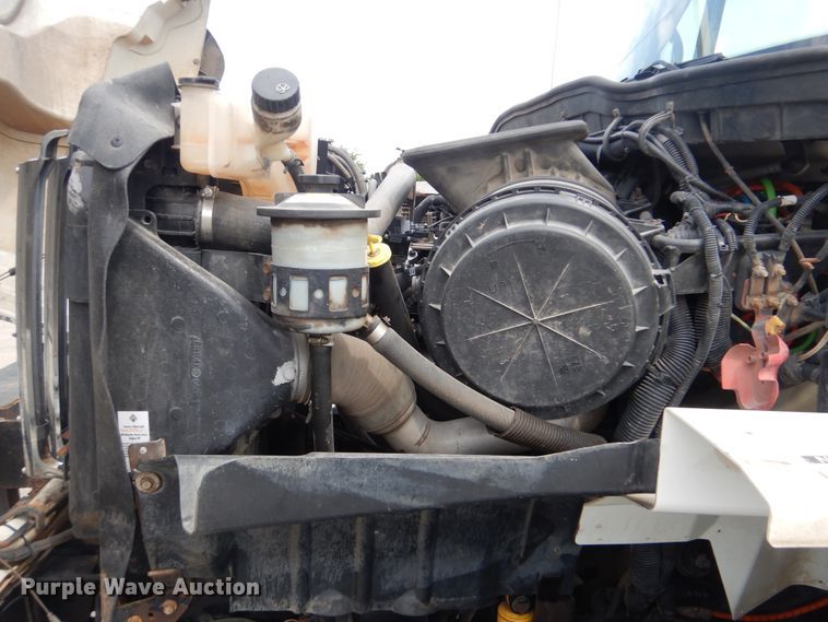 image for item GM9069 2008 International 7500  crane truck