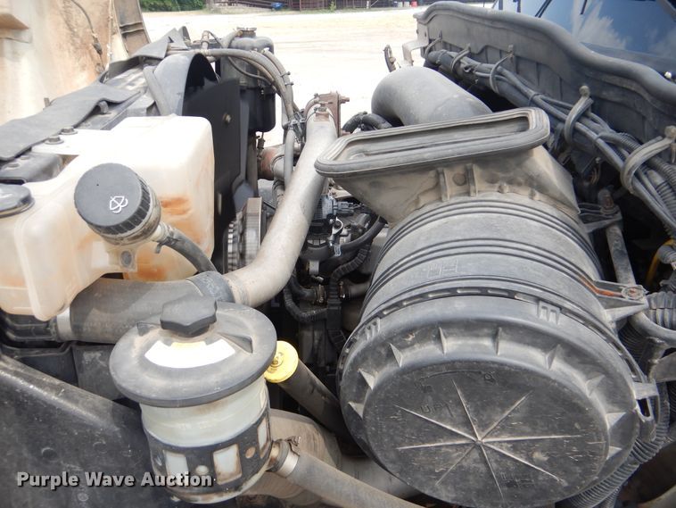 image for item GM9069 2008 International 7500  crane truck