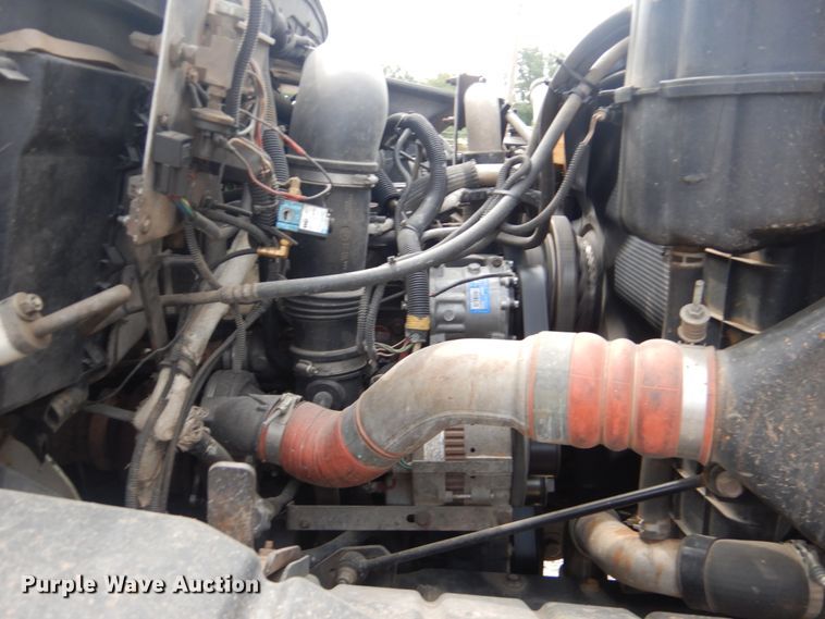 image for item GM9069 2008 International 7500  crane truck