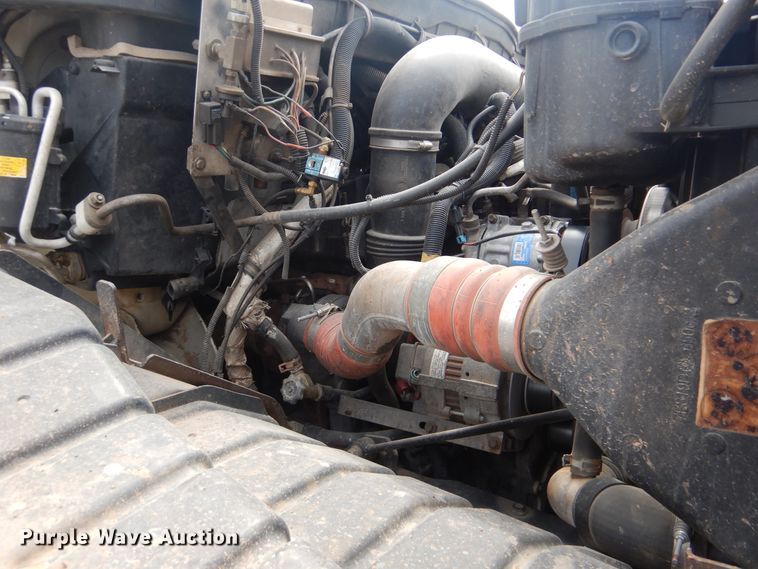 image for item GM9069 2008 International 7500  crane truck