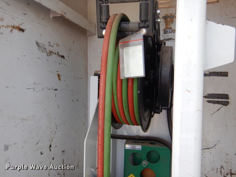 image for item GM9069 2008 International 7500  crane truck