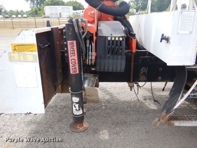 image for item GM9069 2008 International 7500  crane truck