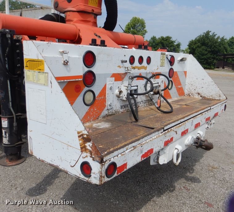 image for item GM9069 2008 International 7500  crane truck