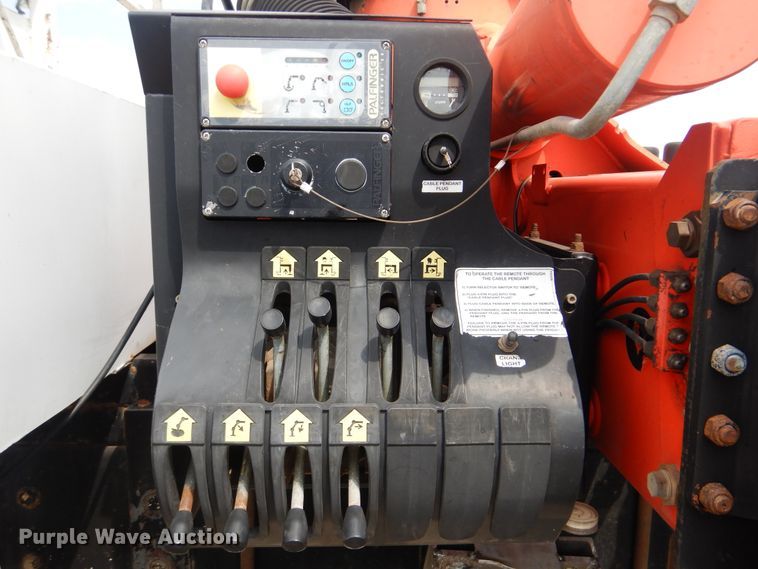 image for item GM9069 2008 International 7500  crane truck