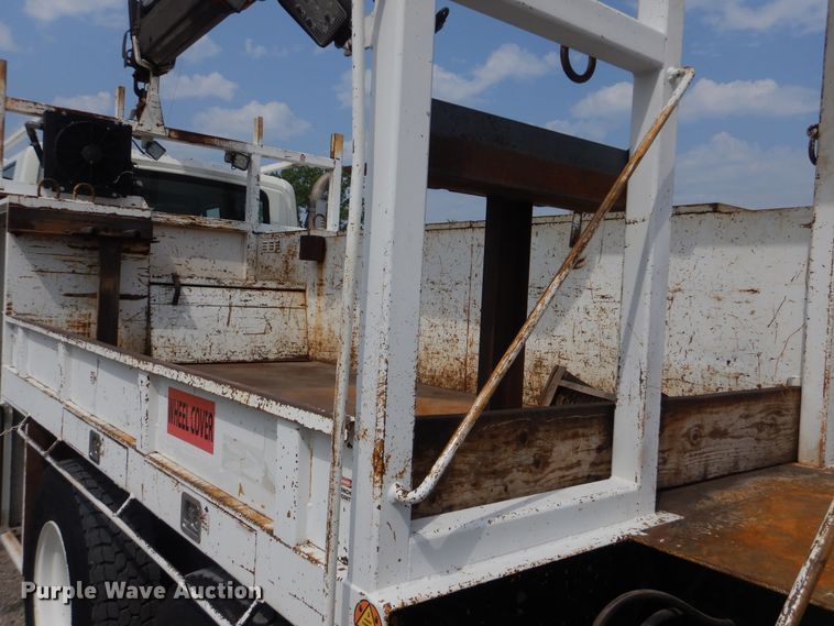 image for item GM9069 2008 International 7500  crane truck