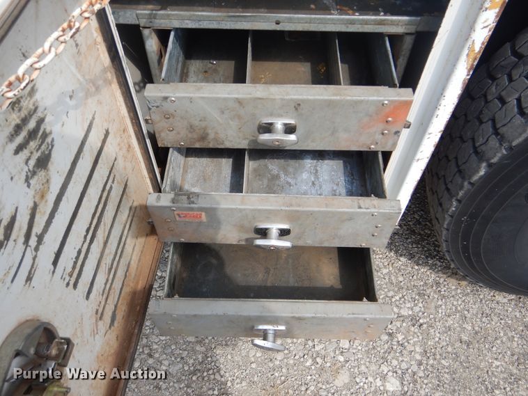 image for item GM9069 2008 International 7500  crane truck