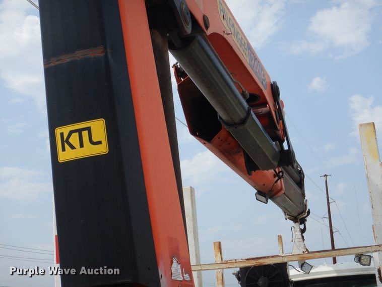 image for item GM9069 2008 International 7500  crane truck