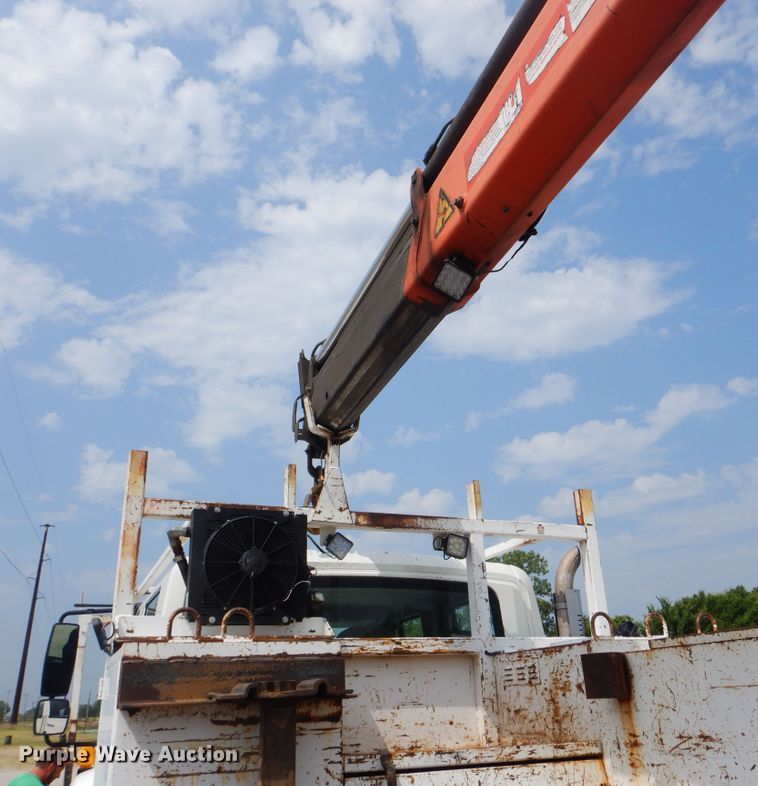 image for item GM9069 2008 International 7500  crane truck