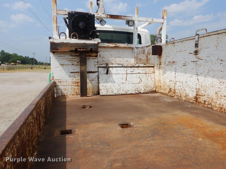 image for item GM9069 2008 International 7500  crane truck