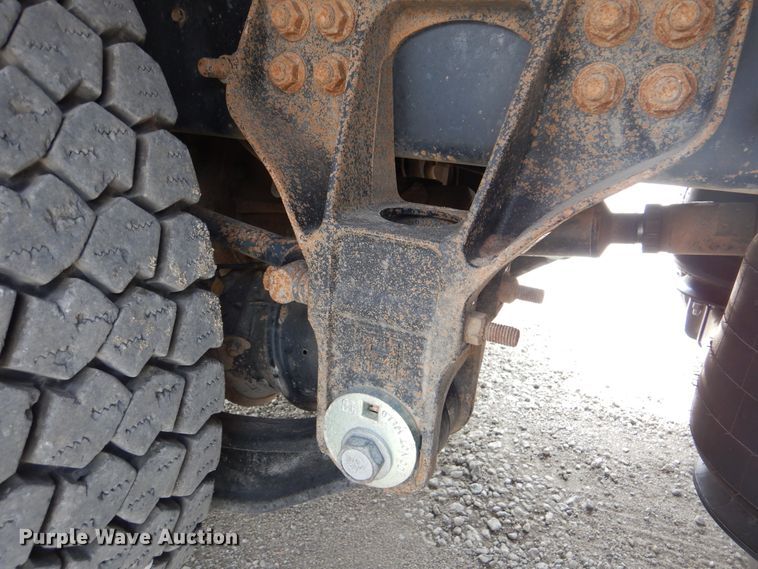 image for item GM9069 2008 International 7500  crane truck