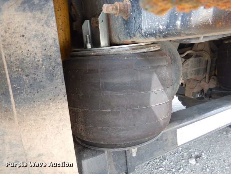 image for item GM9069 2008 International 7500  crane truck