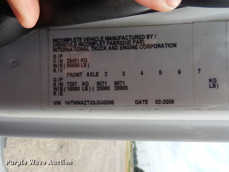 image for item GM9069 2008 International 7500  crane truck