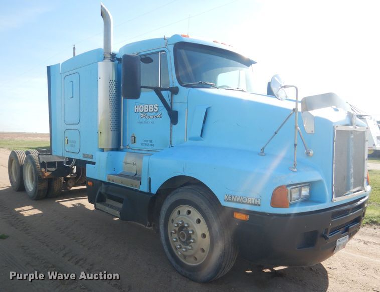 image for item GM9218 1990 Kenworth T600  semi truck