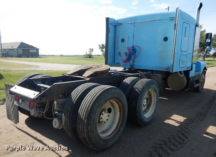 image for item GM9218 1990 Kenworth T600  semi truck