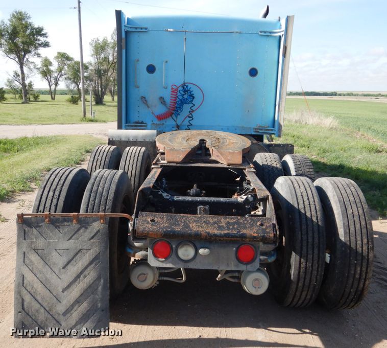 image for item GM9218 1990 Kenworth T600  semi truck