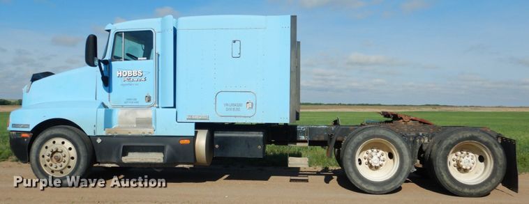 image for item GM9218 1990 Kenworth T600  semi truck