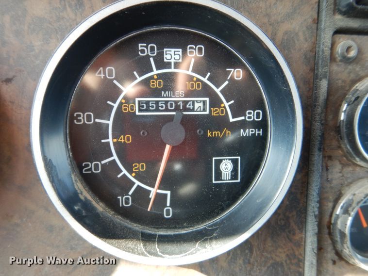 image for item GM9218 1990 Kenworth T600  semi truck