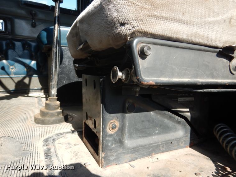 image for item GM9218 1990 Kenworth T600  semi truck