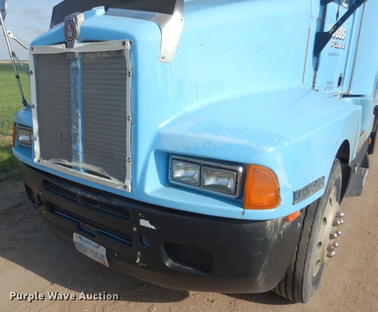 image for item GM9218 1990 Kenworth T600  semi truck