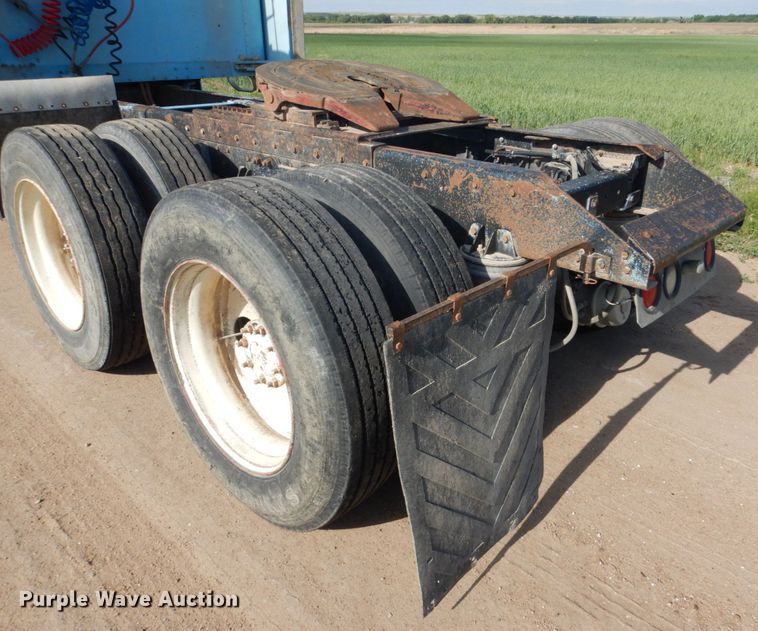 image for item GM9218 1990 Kenworth T600  semi truck