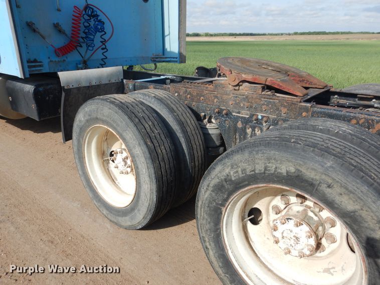 image for item GM9218 1990 Kenworth T600  semi truck