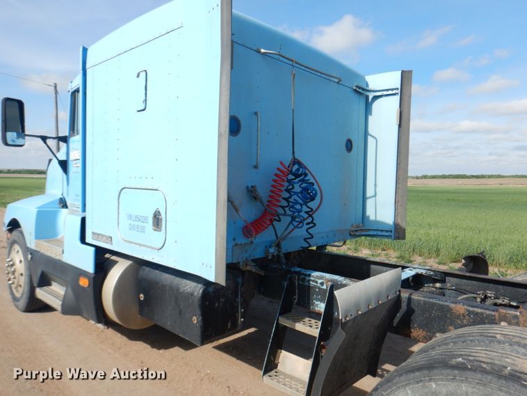 image for item GM9218 1990 Kenworth T600  semi truck