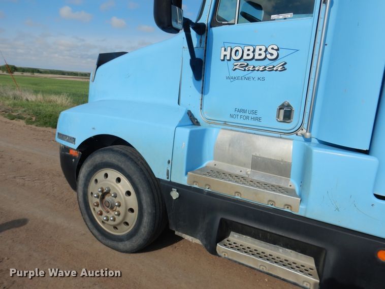 image for item GM9218 1990 Kenworth T600  semi truck