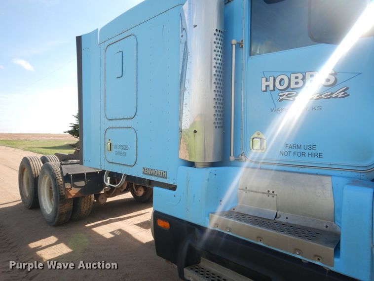 image for item GM9218 1990 Kenworth T600  semi truck