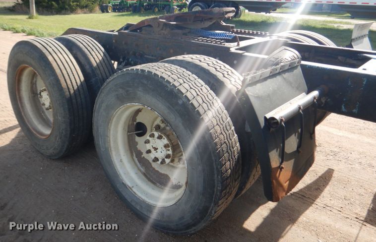 image for item GM9218 1990 Kenworth T600  semi truck