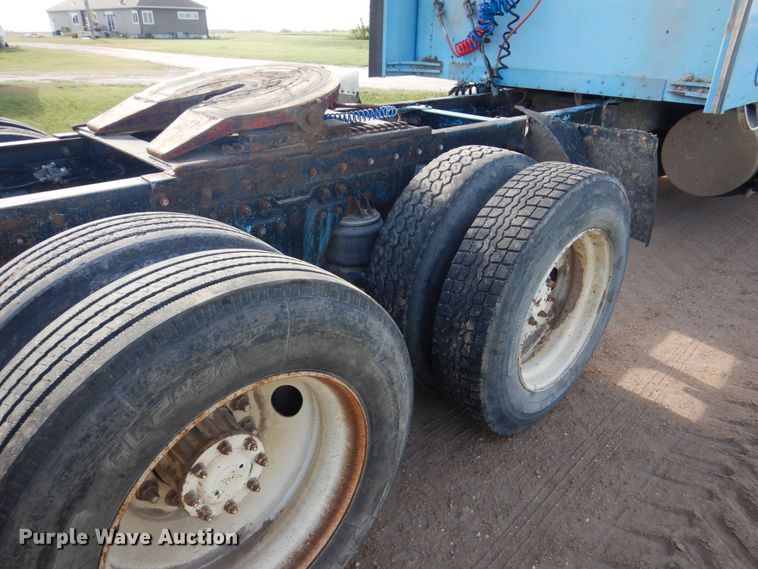 image for item GM9218 1990 Kenworth T600  semi truck