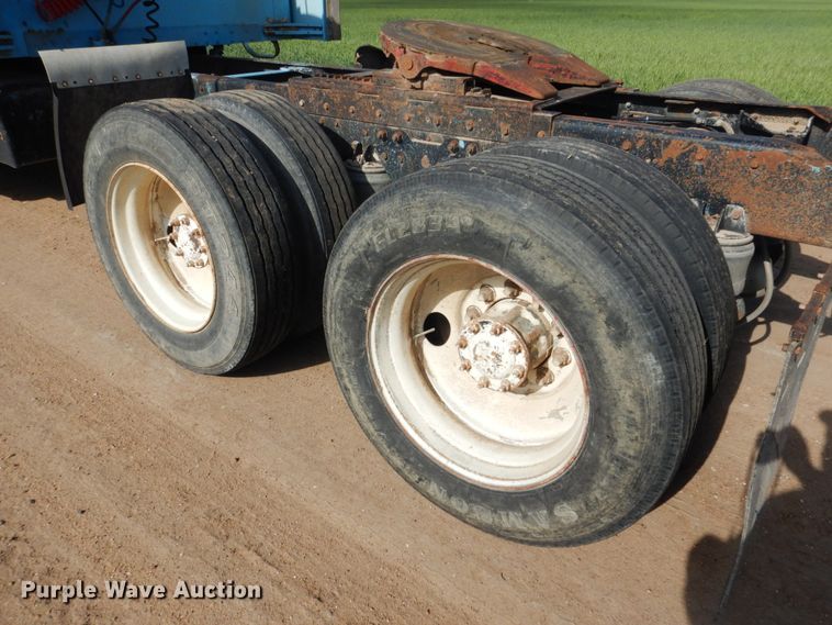 image for item GM9218 1990 Kenworth T600  semi truck