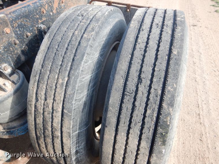 image for item GM9218 1990 Kenworth T600  semi truck