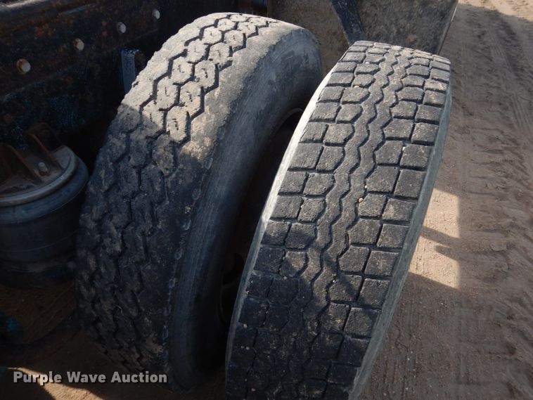 image for item GM9218 1990 Kenworth T600  semi truck