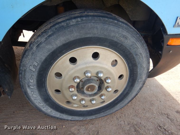 image for item GM9218 1990 Kenworth T600  semi truck