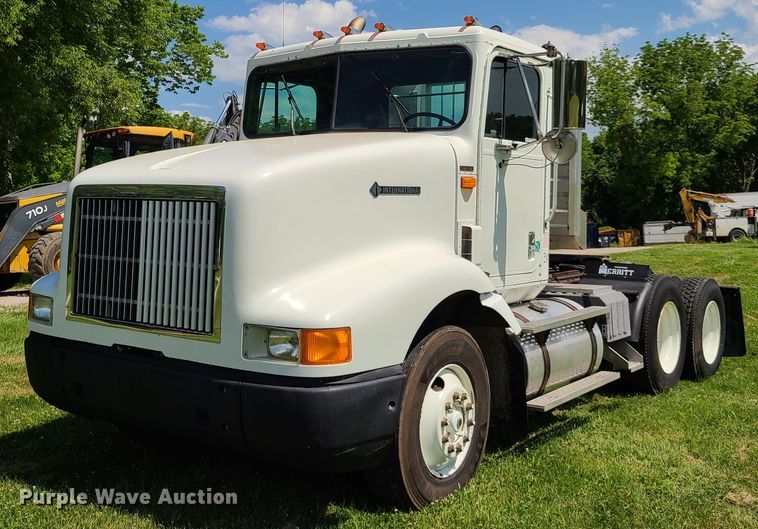 image for item GT9108 1995 International 9200  semi truck